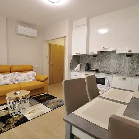 Playa Compostela Apartment *
